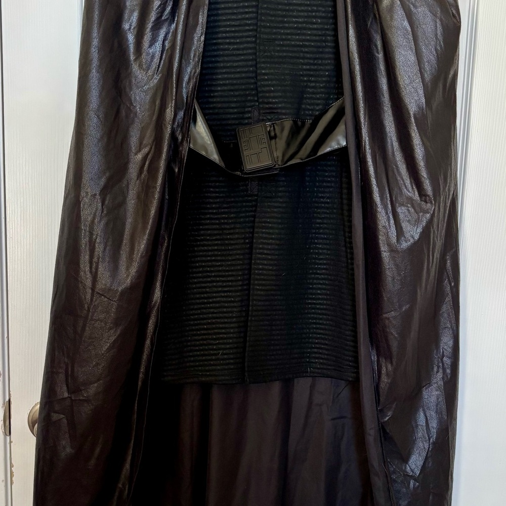 Disney Kylo Ren Star Wars Halloween Costume with Cape Youth Size 7/8 NWOT